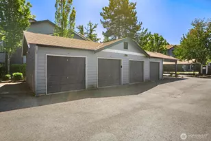 10825 SE 200th St, Kent, WA 98031 - Photo 14