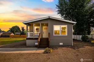 211 Harrison St, Sumas, WA 98295 - Photo 1