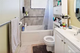 10606 Roosevelt Way NE, Seattle, WA 98125 - Photo 14