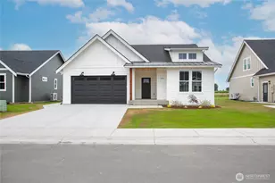 316 W 3rd St, Everson, WA 98247 - Photo 2