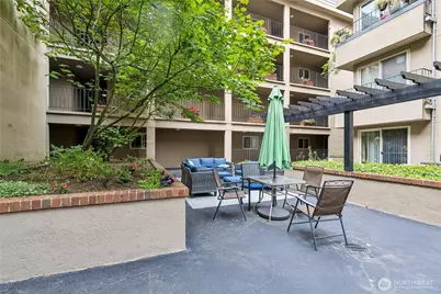 511 E Roy St #213, Seattle, WA 98102 - Photo 4