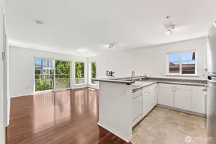 323 Queen Anne Ave N, Seattle, WA 98109 - Photo 6