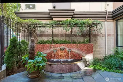 323 Queen Anne Avenue N #711, Seattle, WA 98109 - Photo 2