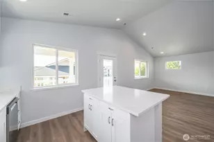 123 E 9th Ave, Moses Lake, WA 98837 - Photo 12