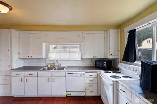 6614 S Puget Sound Ave, Tacoma, WA 98409 - Photo 2