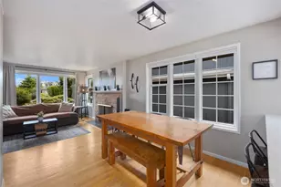 2422 W Lynn St, Seattle, WA 98199 - Photo 8