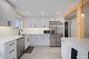 2422 W Lynn St, Seattle, WA 98199 - Photo 14
