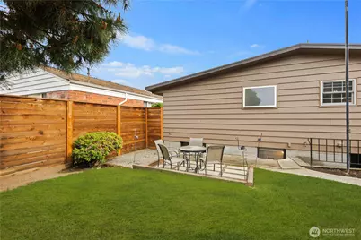 2422 W Lynn Street, Seattle, WA 98199 - Photo 28