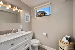 2422 W Lynn St, Seattle, WA 98199 - Photo 20