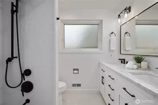 2422 W Lynn St, Seattle, WA 98199 - Photo 16