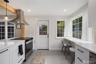 2422 W Lynn St, Seattle, WA 98199 - Photo 12
