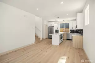 1257 NE 100th St, Seattle, WA 98125 - Photo 6