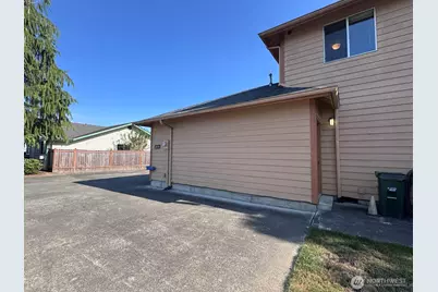 6214 152nd Avenue Ct E, Sumner, WA 98390 - Photo 2