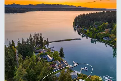 5482 Fletcher Landing NE, Bainbridge Island, WA 98110 - Photo 2
