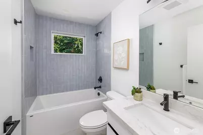 13732 Stone Avenue N, Seattle, WA 98133 - Photo 16