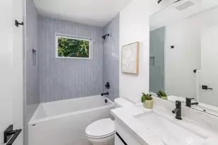 13732 Stone Ave N, Seattle, WA 98133 - Photo 16