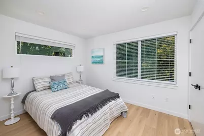 13730 Stone Avenue N, Seattle, WA 98133 - Photo 16