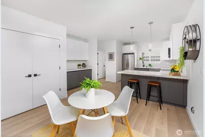 13730 Stone Avenue N, Seattle, WA 98133 - Photo 4