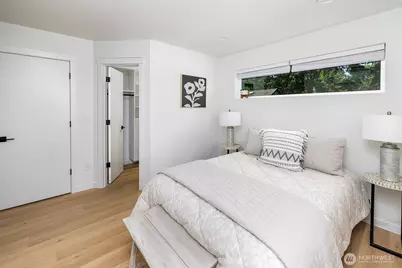 13730 Stone Avenue N, Seattle, WA 98133 - Photo 10