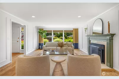 3657 W Viewmont Way W, Seattle, WA 98199 - Photo 6