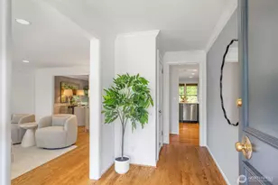 3657 W Viewmont Wy W, Seattle, WA 98199 - Photo 4
