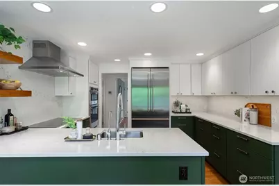 3657 W Viewmont Way W, Seattle, WA 98199 - Photo 14