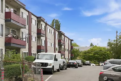 4803 S Henderson Street, Seattle, WA 98118 - Photo 6