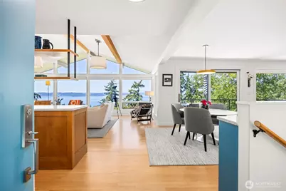 8803 38th Avenue SW, Seattle, WA 98126 - Photo 4