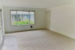 1832 27th Ave, Seattle, WA 98122 - Photo 2