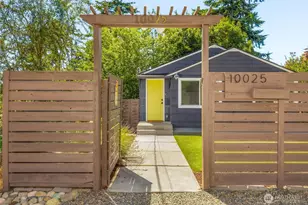 10025 Ashworth Ave N, Seattle, WA 98133 - Photo 1