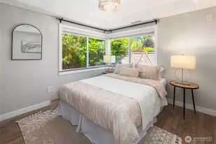 10025 Ashworth Ave N, Seattle, WA 98133 - Photo 16