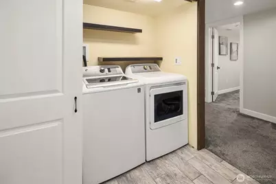 10025 Ashworth Avenue N, Seattle, WA 98133 - Photo 28