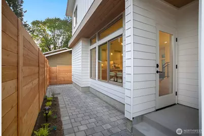 10183 NE 112th Place, Kirkland, WA 98033 - Photo 22