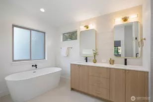 10183 NE 112th Pl, Kirkland, WA 98033 - Photo 18