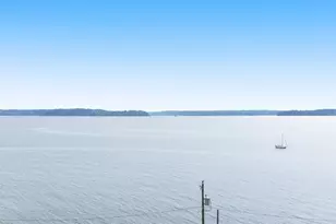 4622 57th Ave SW, Seattle, WA 98116 - Photo 2