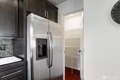 4507 Linden Avenue N #A, Seattle, WA 98103 - Photo 12
