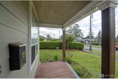 664 NW New York Avenue, Chehalis, WA 98532 - Photo 2