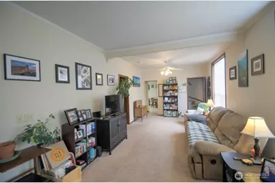664 NW New York Avenue, Chehalis, WA 98532 - Photo 6