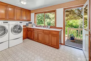 17186 SE 58th St, Bellevue, WA 98006 - Photo 38