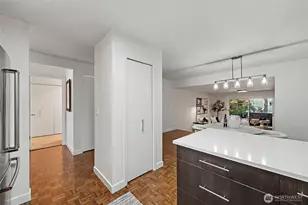13605 NE 8th St, Bellevue, WA 98005 - Photo 10