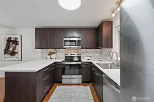 13605 NE 8th St, Bellevue, WA 98005 - Photo 8
