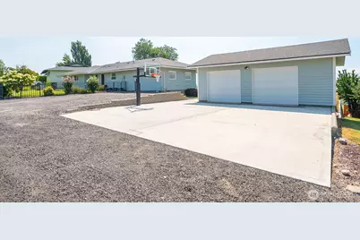225 NE Widmer Drive, Royal City, WA 99357 - Photo 4
