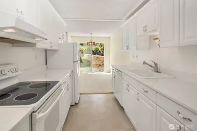 2501 Canterbury Lane E #119, Seattle, WA 98112 - Photo 12