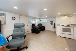 19708 N Park Ave N, Shoreline, WA 98133 - Photo 28