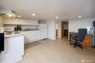 19708 N Park Ave N, Shoreline, WA 98133 - Photo 26