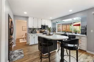 10009 NE 141st St, Kirkland, WA 98034 - Photo 12