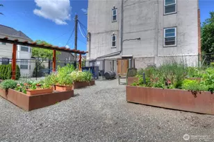 1410 E Pine St, Seattle, WA 98122 - Photo 30