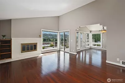 2636 22nd Avenue W #303, Seattle, WA 98199 - Photo 4