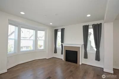 1356 Greenwich Walk NE, Issaquah, WA 98029 - Photo 4