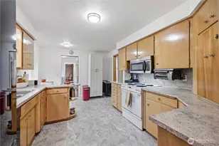 1405 Shaw Rd E, Puyallup, WA 98372 - Photo 14